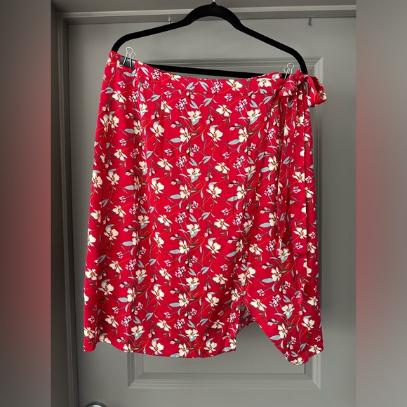 AllegraK Ref Floral Wrap Skirt - Picture 3 of 10